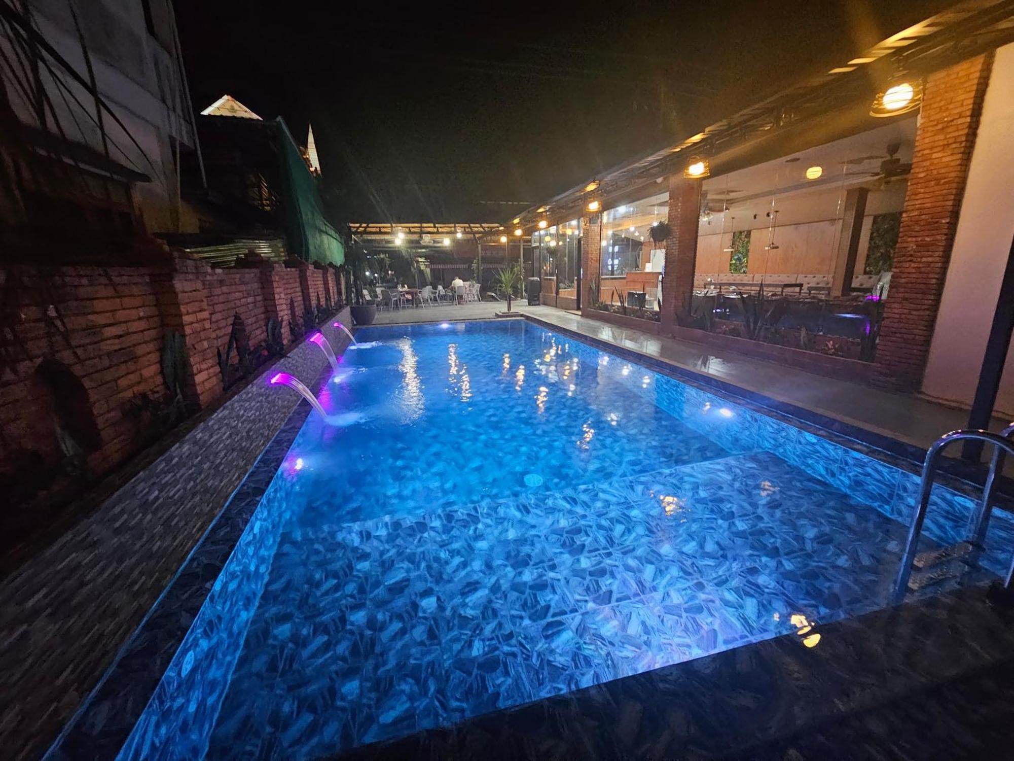 Win Hotel Ванг-Виенг Экстерьер фото