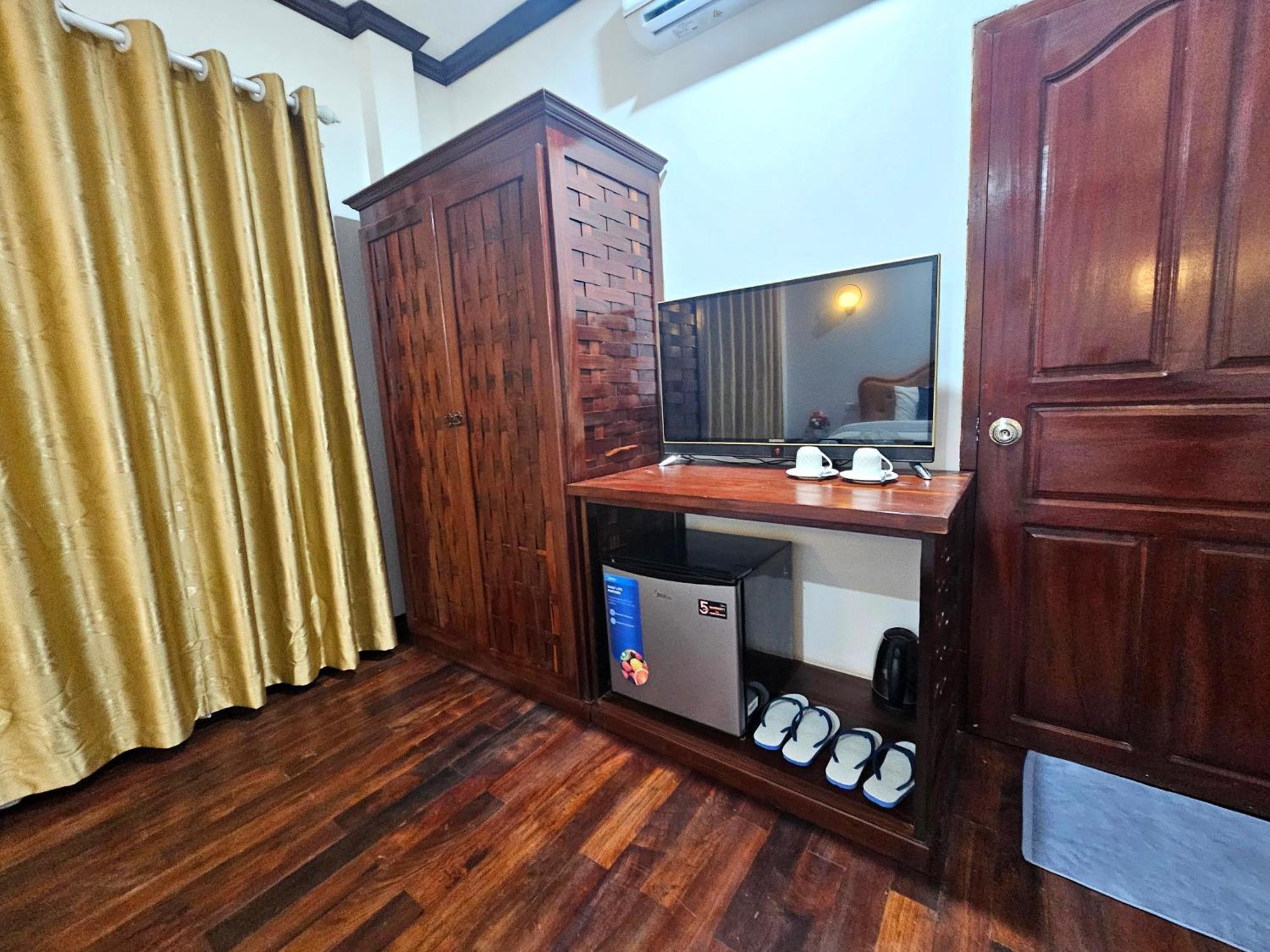 Win Hotel Ванг-Виенг Экстерьер фото