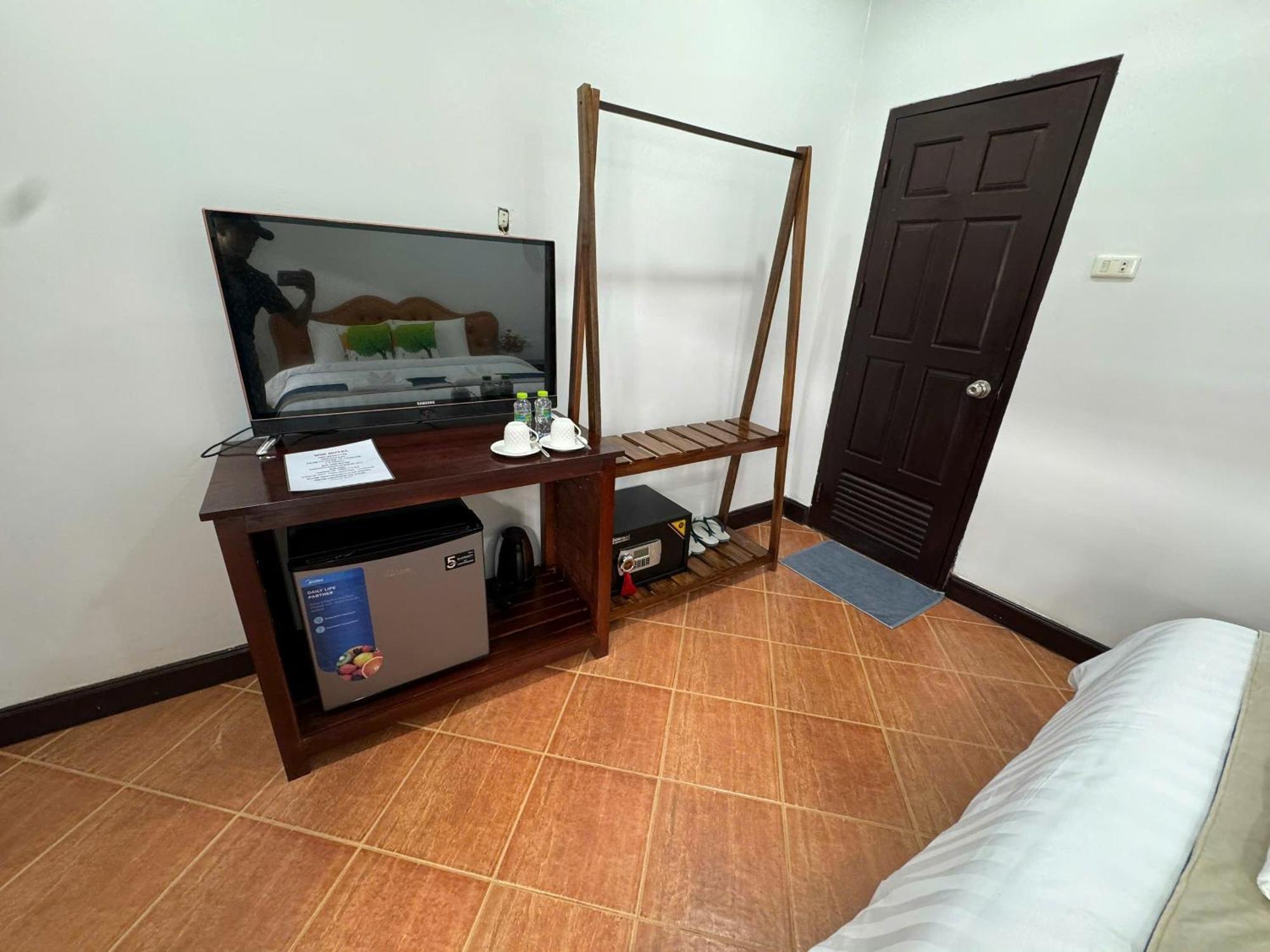 Win Hotel Ванг-Виенг Экстерьер фото
